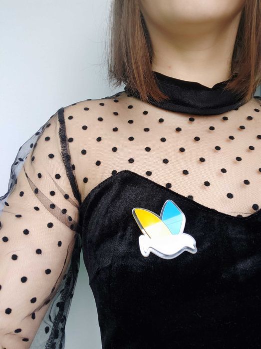 брошка, підвіска, наклейка