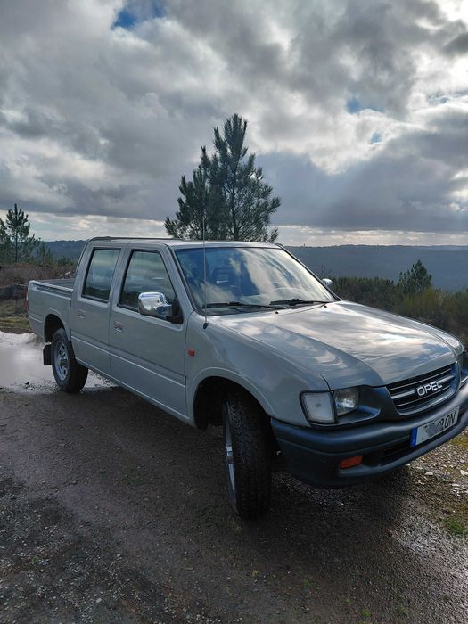 Opel Campo 4x4 em excelente estado