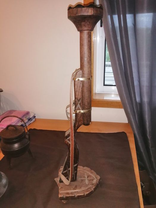 Cinzeiro em forma de arma