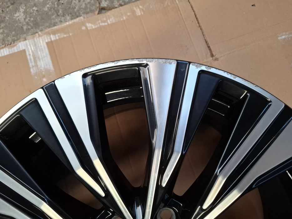 Felga oryginał volvo v60 s60 v90 18" 8J et42 prosta!