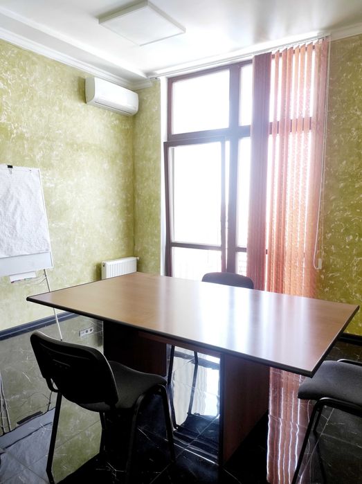 Сдам Офис 160 м2 на Греческой площади. 4 кабинета. С мебелью