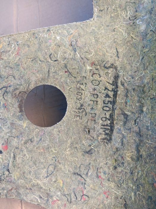 Suzuki Vitara III 2015- wygluszenie ściany grodziowej komory silnika