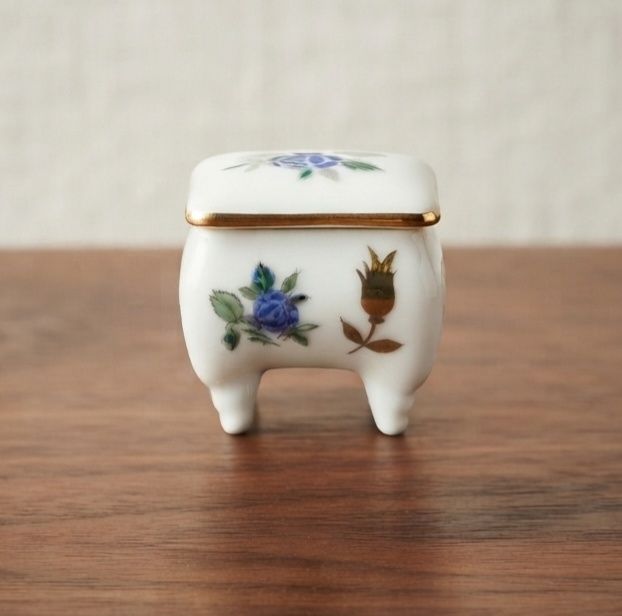 Hand-painted vintage porcelain jewelry box