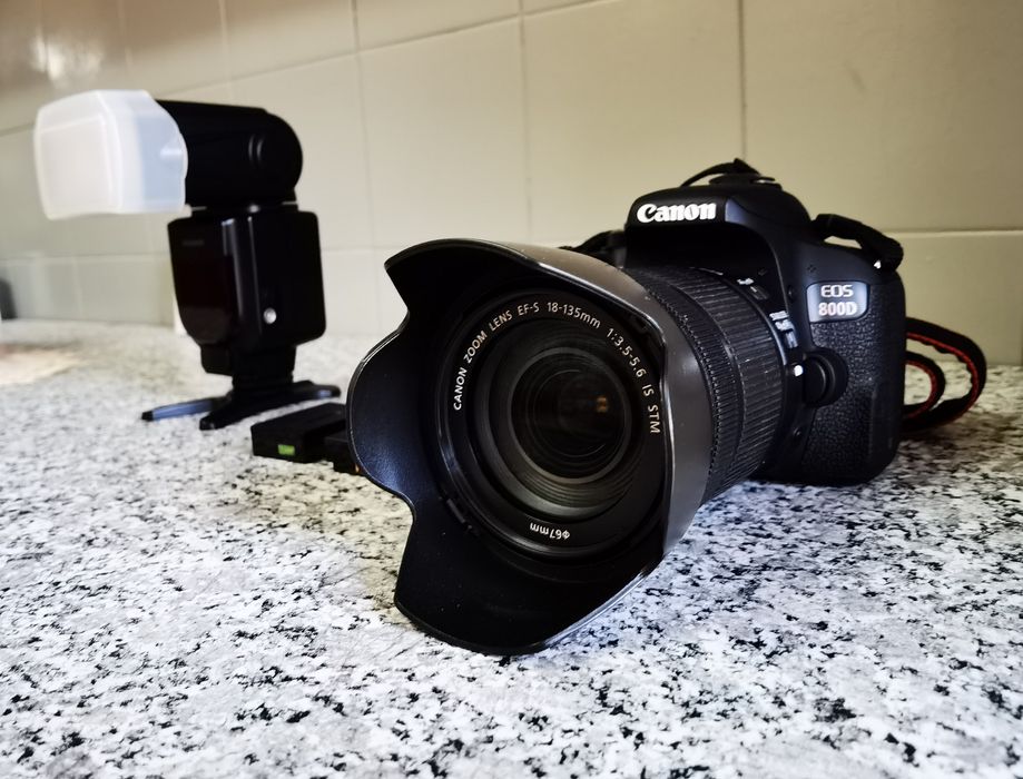 Canon eos 800d + lente 18-135mm
