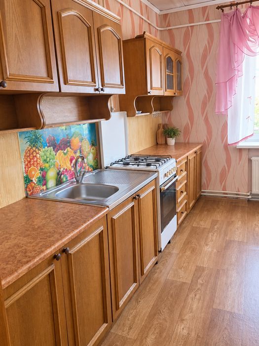 Продаж 3-кімнатної квартири з гаражем у м. Ланівці.