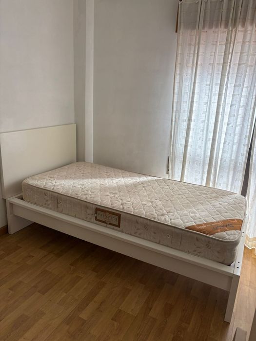 Cama IKEA MALM + 2 gavetōes +colchão + estrado
