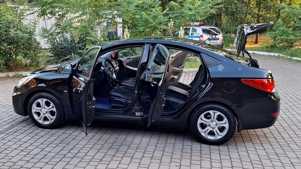 Hyundai Accent 2012 1.6 Автомат