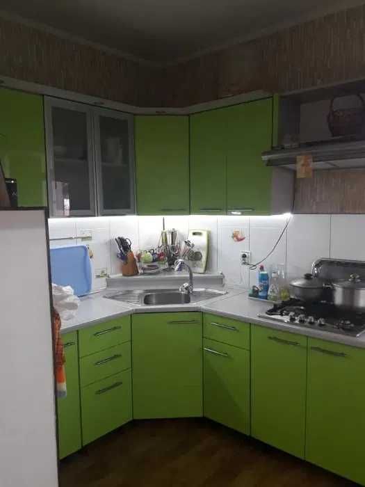 (13) Продам 2-поверховий будинок у 1 кварталі с.Великий Дальник.