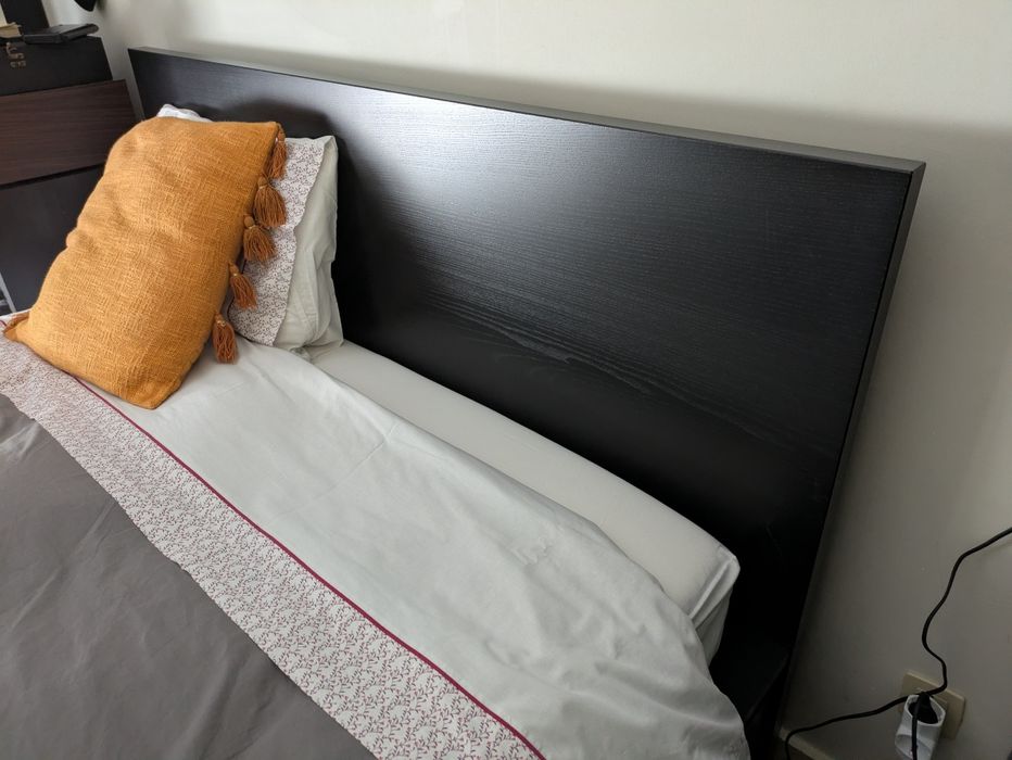 Cama IKEA Malm c/ 4 gavetões + estrado 140x200cm