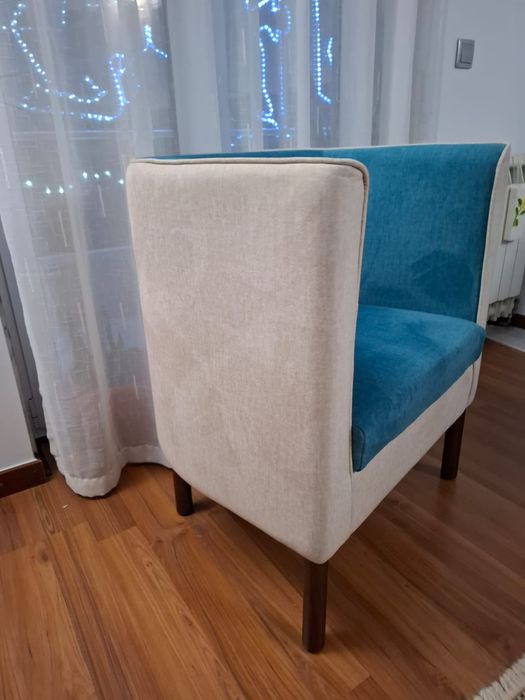 Dois cadeirões, tipo poltronas