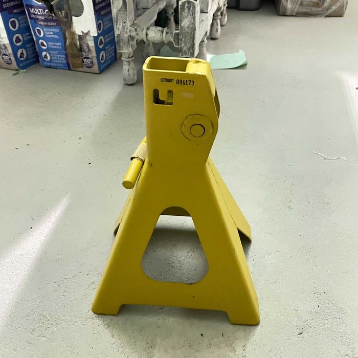 Suportes de Macaco 3 Toneladas – NOVOS (Penske Car Care)