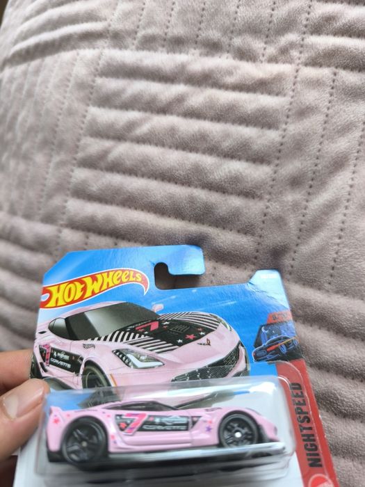 Corvette C7 różowa hot wheels