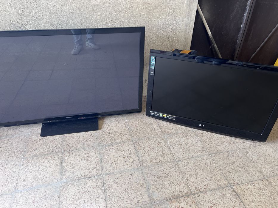 2  tvs lcd 55 e 40