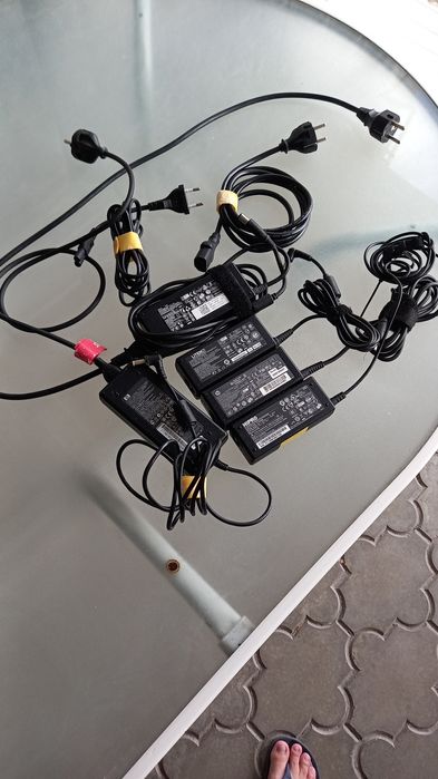 Зарядні для ноутбуків, різні