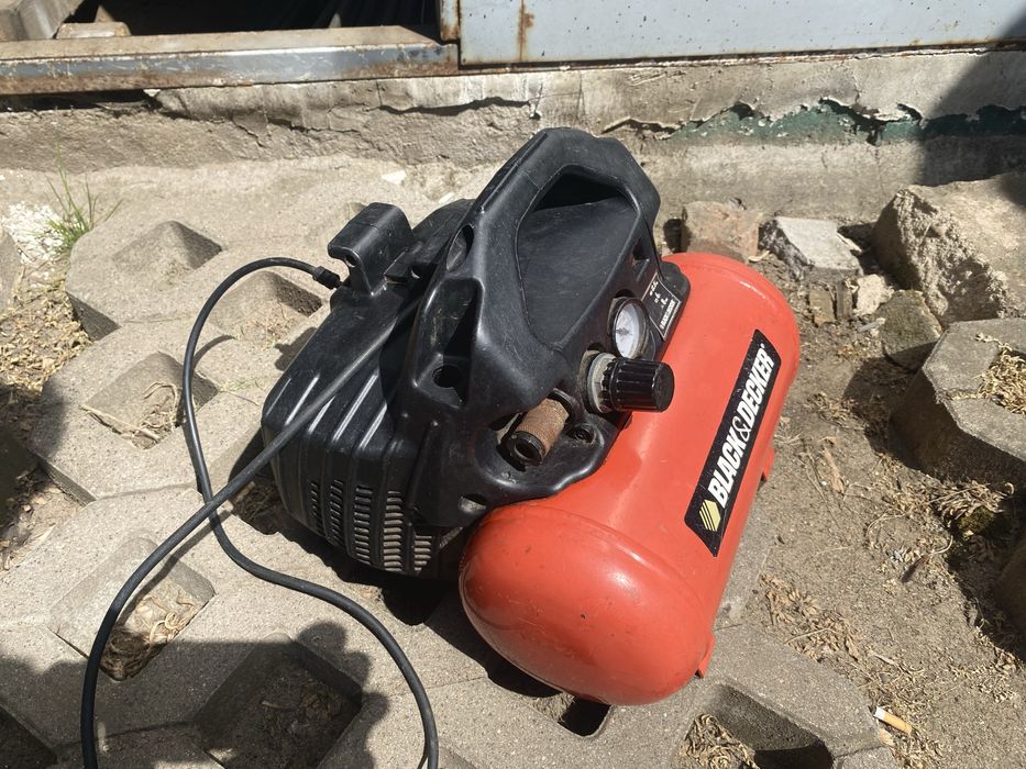 Kompresor  BLACK&DECKER 6L