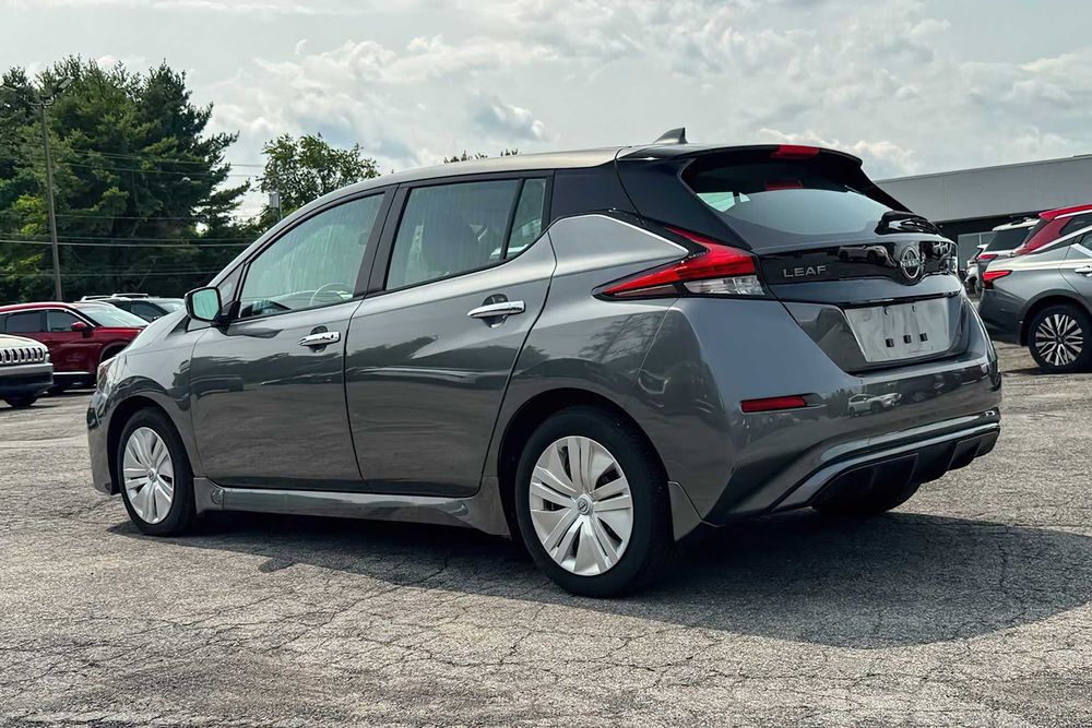 Nissan LEAF S      2023