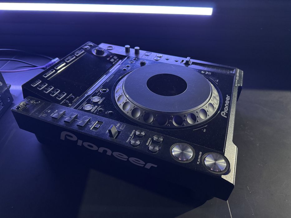 CDJ-2000 nexus 中古 専用カバー付 パイオニア CDJ-2000 nexus 中古 専用カバー付 パイオニア