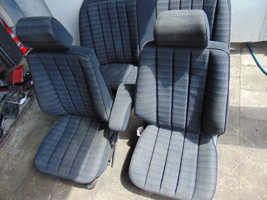 Fotele Kanapa Podłokietnik Mercedes 190 W201  komplet