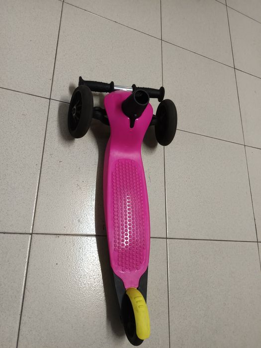 Trotinete menina