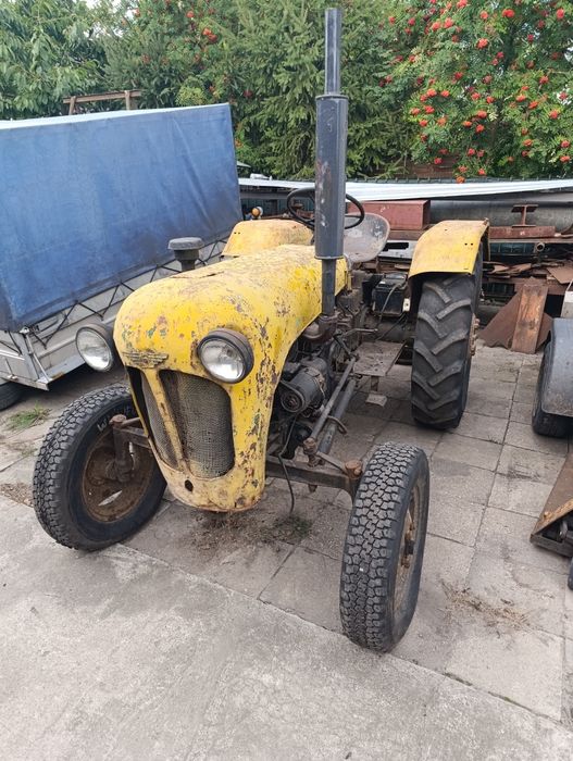 Ursus c325 1960 odpala jeździ