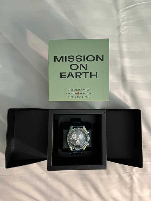 Omega x Swatch Biocéramique Moonswatch Mission To Earth- SO33G100