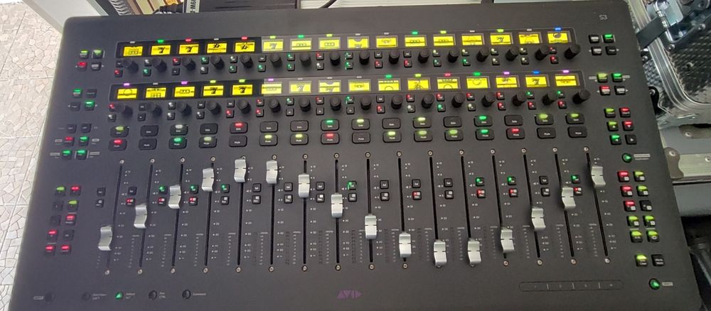 Avid S3 Controller for Pro Tools447392307416944640