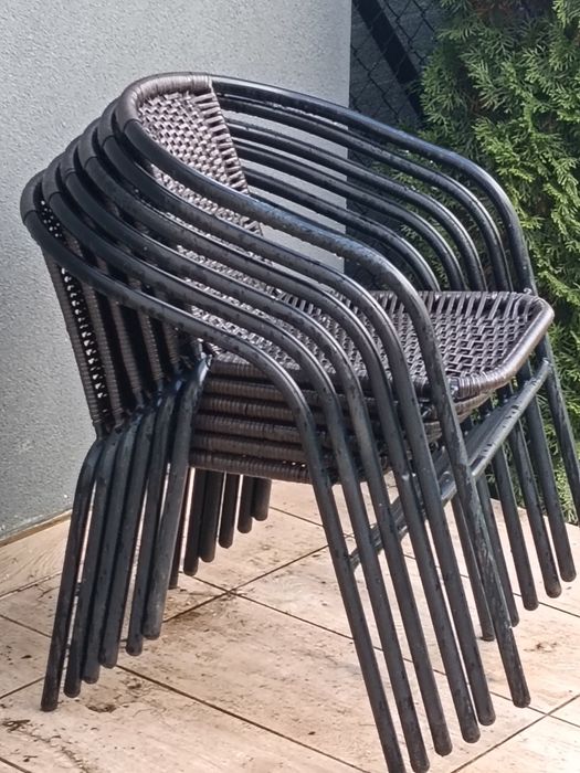 Polecam stolik z krzesłami do ogrodu
