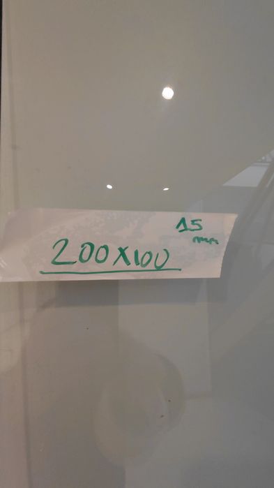 Vidro  ( nao temperado) 200x100  15mm / aresta redonda