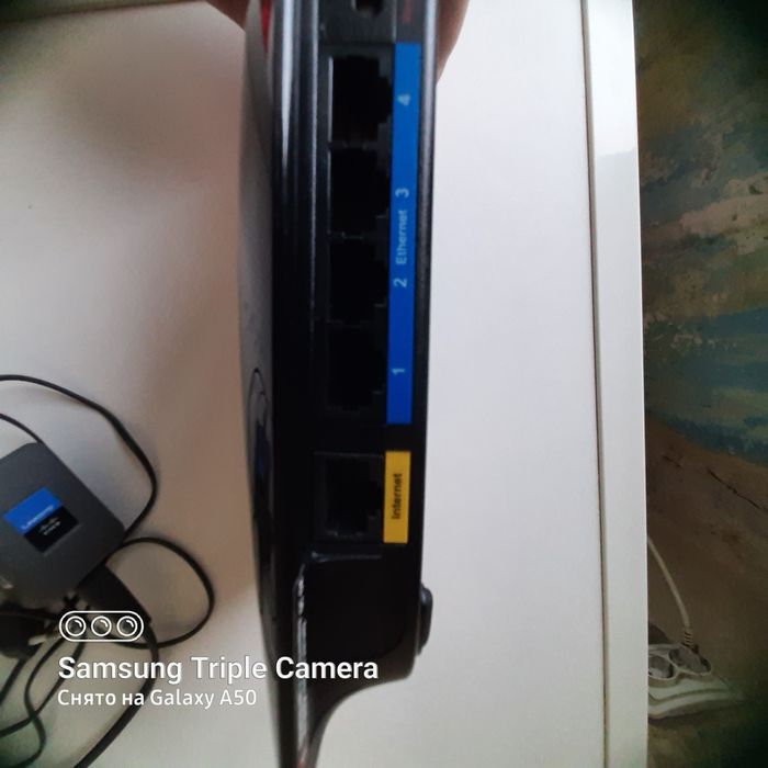 Продам роутер Linksys