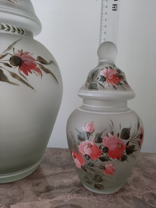 Potes de vidro pintado