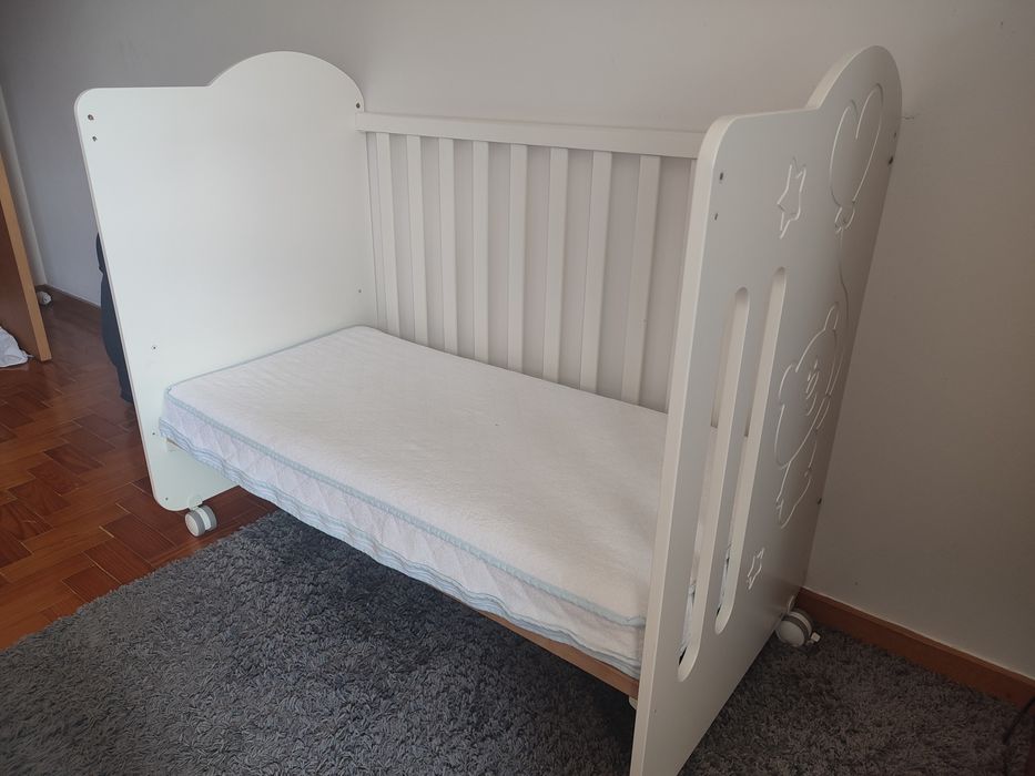 Cama bebe com colchão e edredão