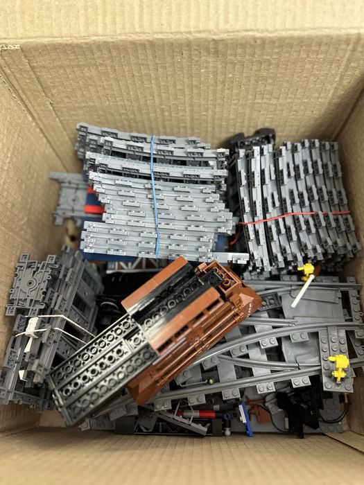 Продам Lego потяги