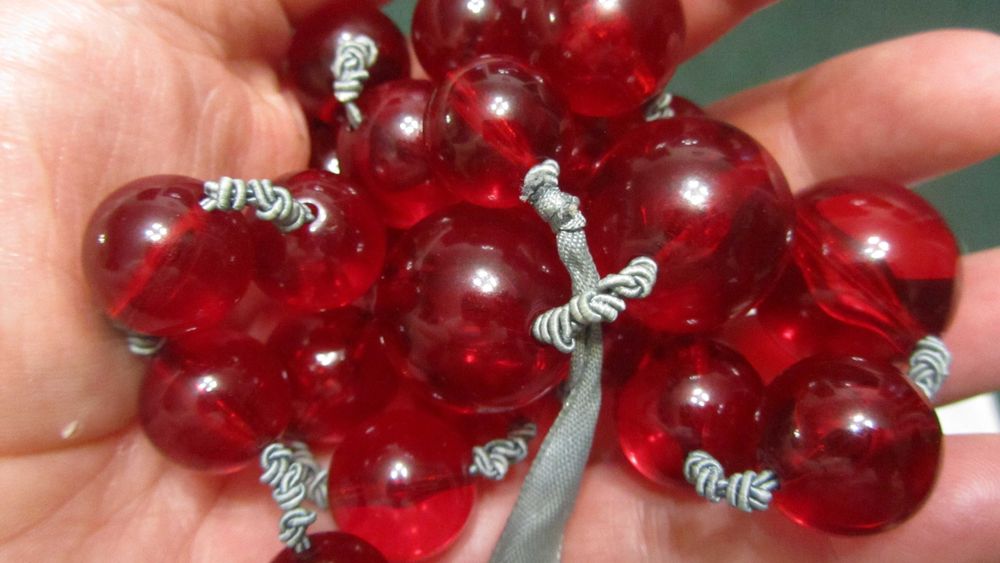 Бусы вишневые с узелками,винтаж,Европа.