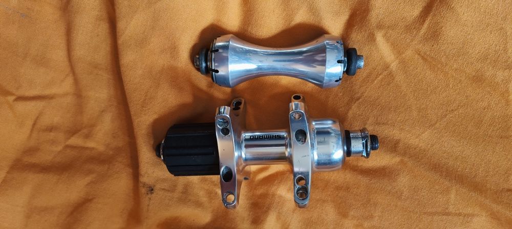 Vários cubos de rodas para bicicletas