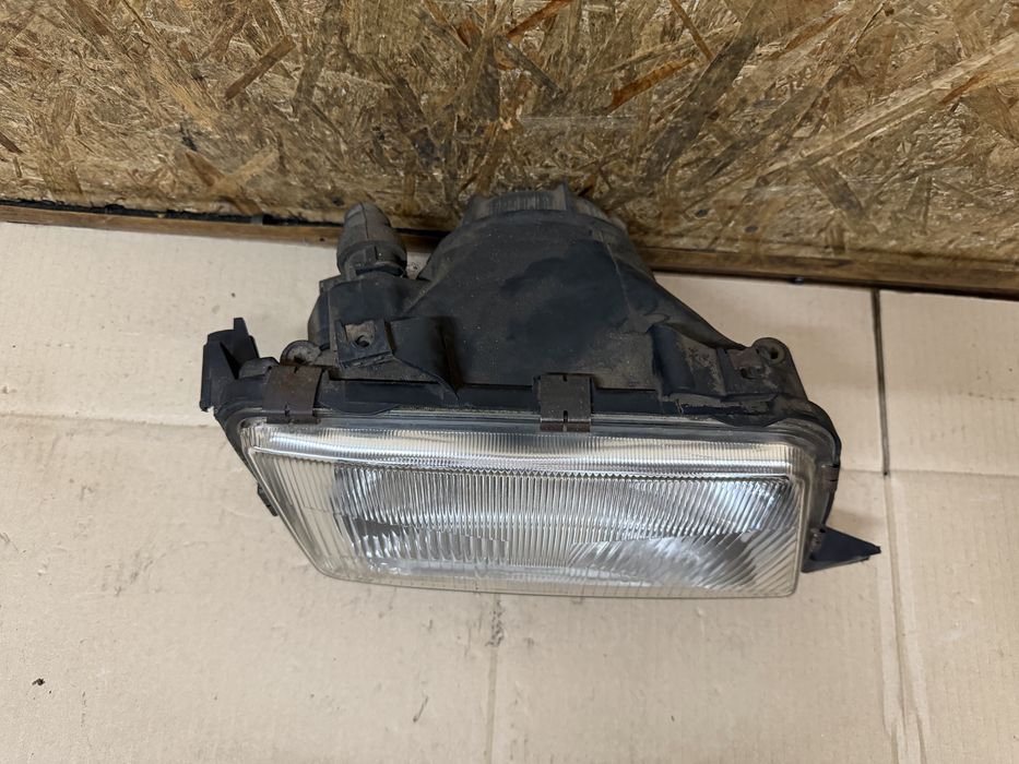 Передня права фара Ауді 80 Б4 Audi 80 B4 1991-1995