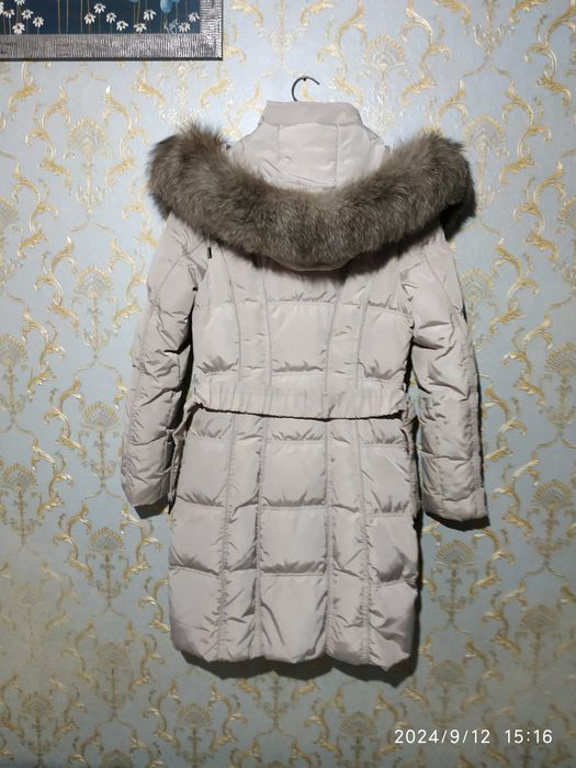 Жіноча куртка , женская куртка, з натуральним хутром на капюшоні.