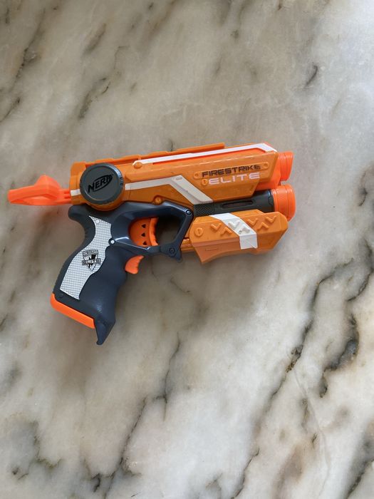 Uma mini nerf.