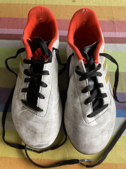 Chuteiras futebol Adidas FG tamanho 33