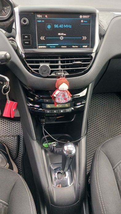 Пежо 208 Peugeot