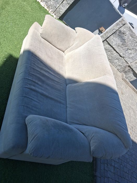 Sofa de dois lugares