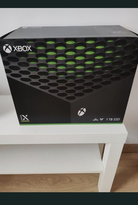 Sprzedam Xbox Series X 1TB. Konsola .

W