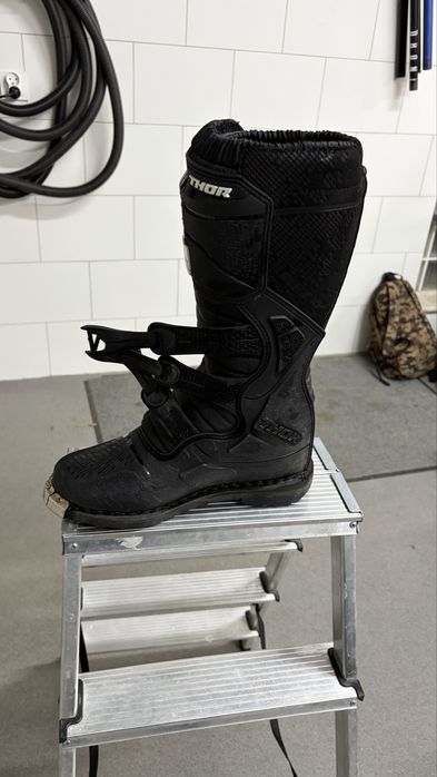 Buty na cross THOR