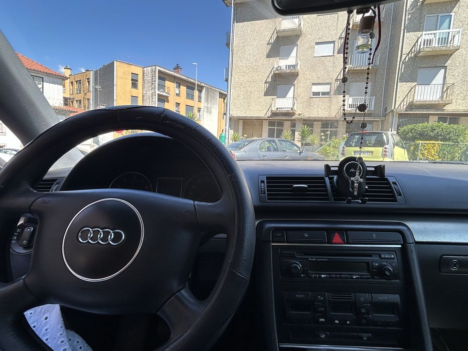 Audi A4 B6 1.6 Gasolina + GPL | 2003 | 297.121 km | Interior em Pele - Negociável