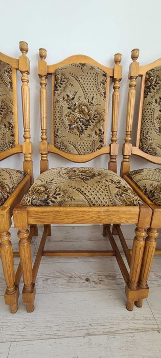4 krzesła dębowe z tapicerką