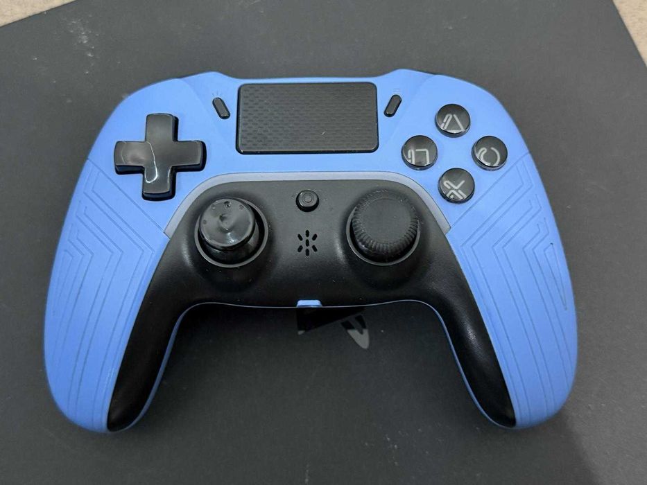 Konsola PS4 Slim 500GB pad/ kabel zasilający /gra