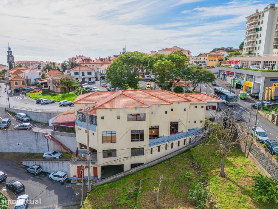 Loja Comercial Com 437M2 Para Venda No Centro Do Caniço