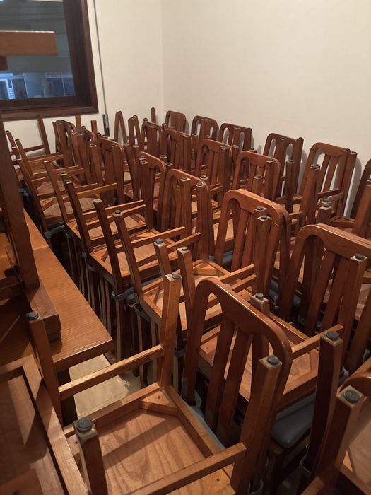 Cadeiras restaurante em cerejeira  bom estado