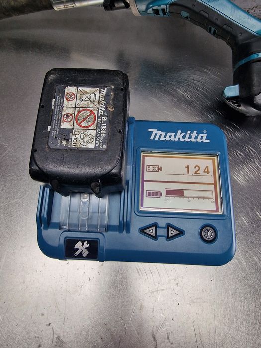 Makita DVR450 18V wibrator