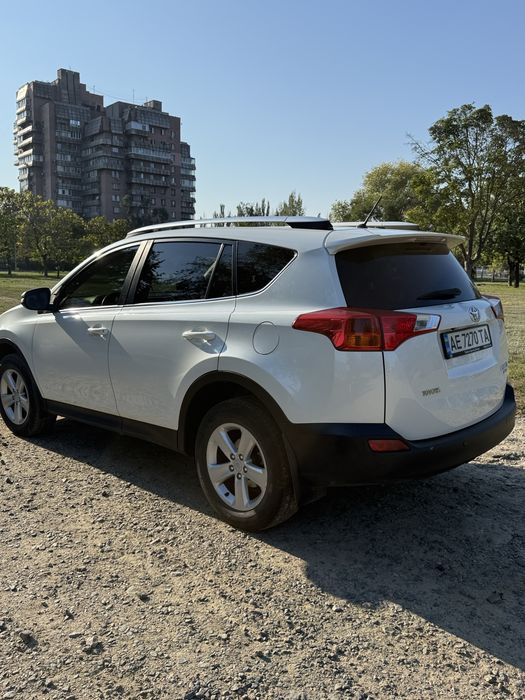 Автомобіль Toyota RAW 4
