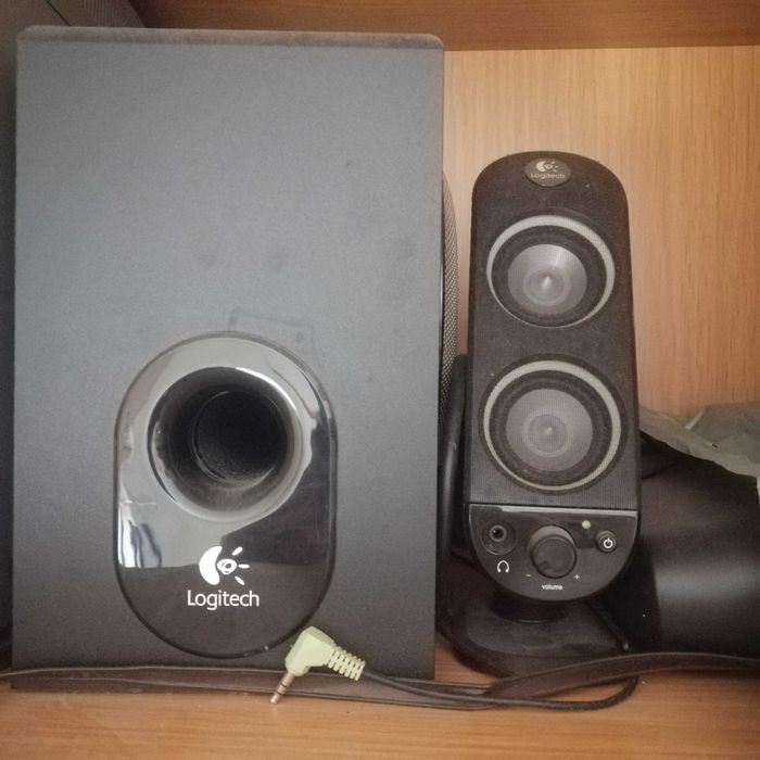 Colunas logitech